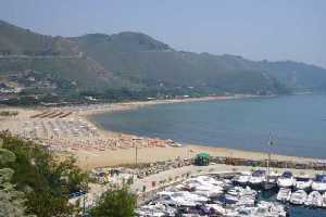 Xtrallusion offers characteristic Bed and Breakfast, B&B, Guest House, Hotel, Albergo and Country Lodge accommodation in Italy. Plus independent self-guided Walking, Adventure, Activity, Skiing and Paragliding Holiday itineraries on the Italian Rivieras, in the Italian Lakes, in the Italian Alps and in some of the most beautiful corners of Italy.